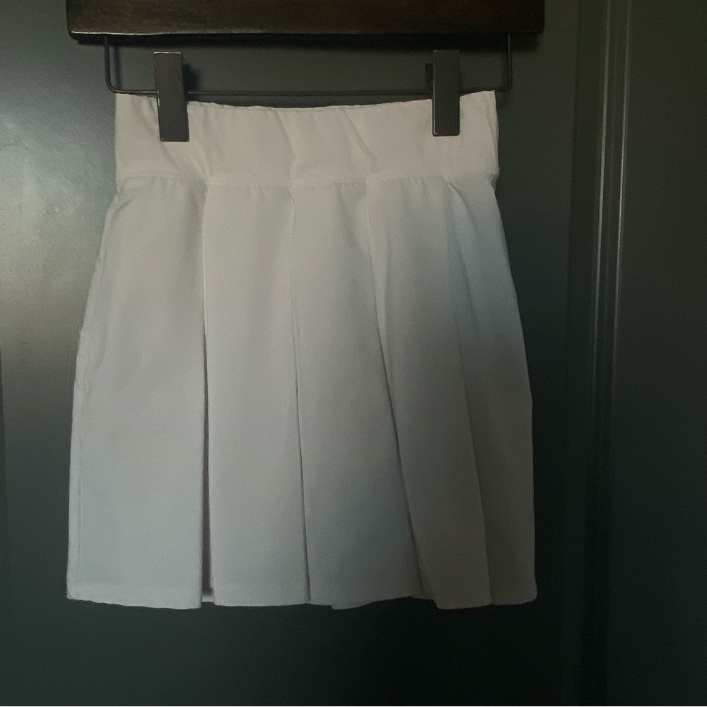 Abercrombie & Fitch Pleated Mini Skirt